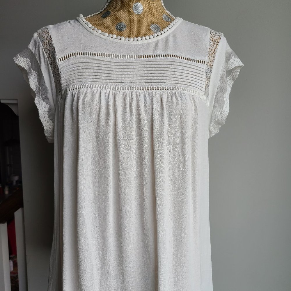 Daniel Rainn "Becru" Lace Detail Blouse